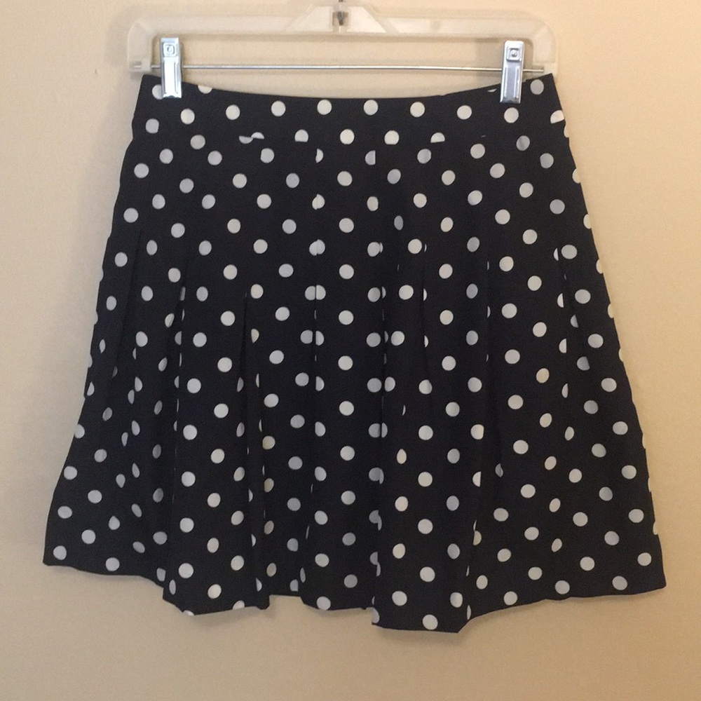 Polka dot pleated skirt
